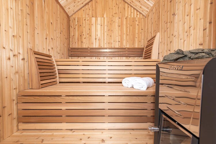 1994_Leisurecraft_Europe_pure_cube_collection_two_tier_benches.5df6399433aba0fff17bf375b4ace3e0