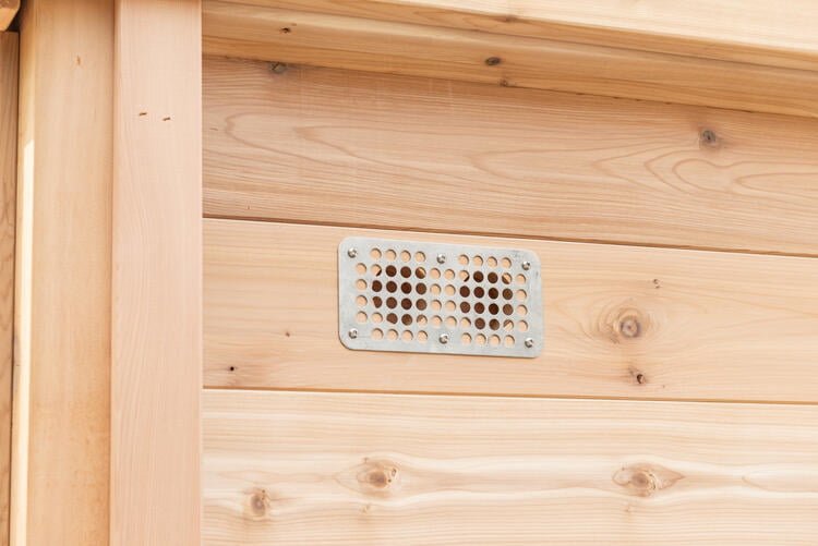 2057_red_cedar_knotty_sauna_ventilation_grid_leisurecraft_europe.fc63e12d441fa3e2c97d785558756d9f