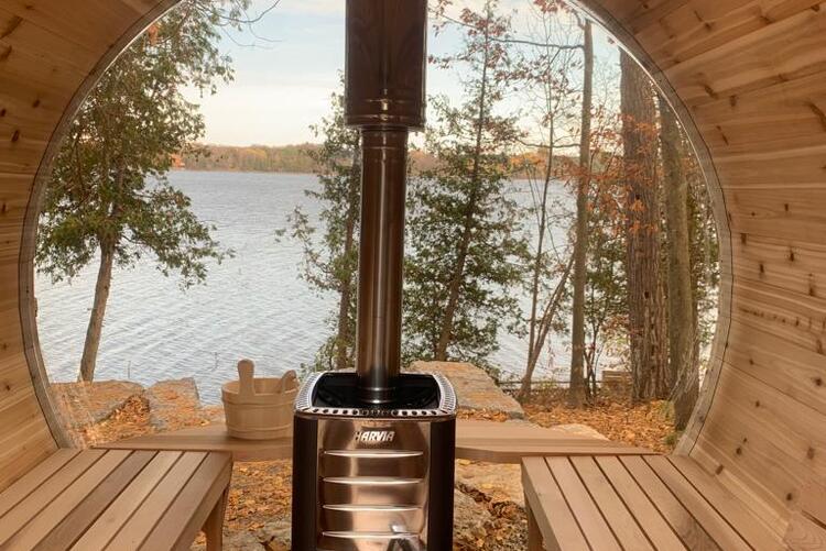 2079_Leisurecraft_Europe_barrel_panoramic_sauna_red_cedar_knotty.01a352ba06d90c4c547c1bc9ebf20356