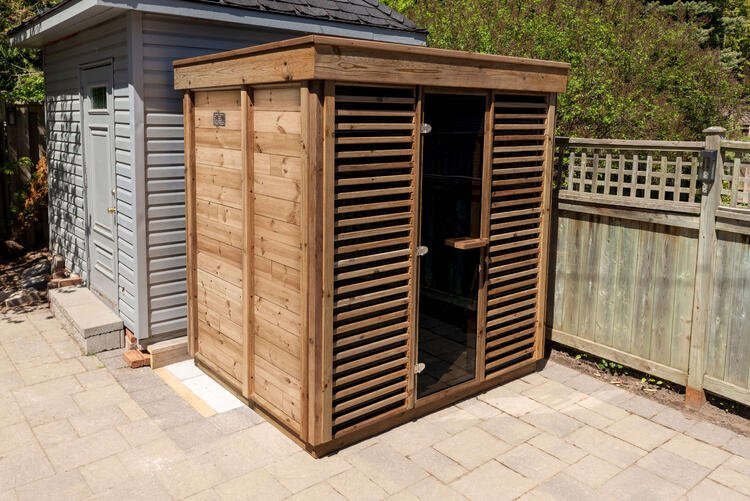 2106_Pure_Cube_Collection_red_cedar_outdoor_sauna_with_panel_windows.9b65a9d094390a78b0c551ac5d55dfbe