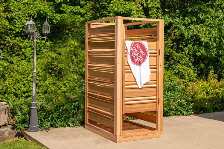 263_Dundalk_leisurecraft_europe_Red_Cedar_cloudburst_outdoor_shower_made_in_canada.0b97c9464f60d2494ecda65d15d0f348